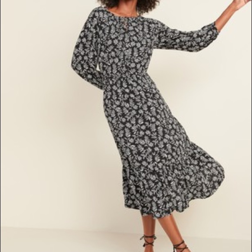 Black and white old navy floral print midi